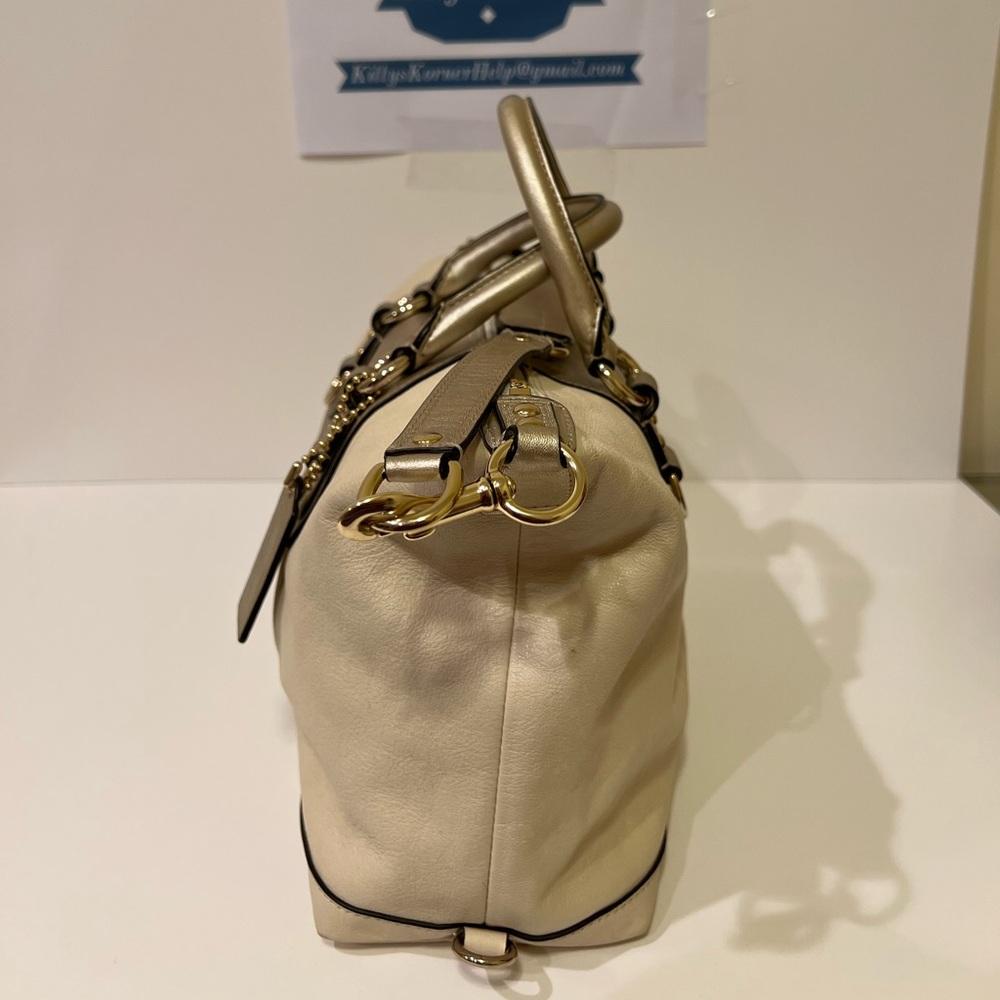 Vintage Coach Ivory/Light Gold Leather Purse - Picture 2 of 5